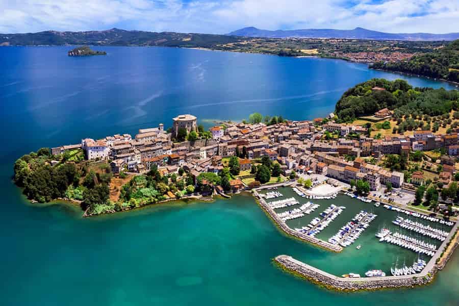 Ab Rom: Tour zur Himmelsstadt Civita, ins mittelalterliche Orvieto & zum Vulkansee. Foto: GetYourGuide Ab Rom: Tour zur Himmelsstadt Civita, ins mittelalterliche Orvieto & zum Vulkansee. Foto: GetYourGuide