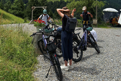 Griesalp Dolina alpejska wpisana na listę UNESCO Wycieczka rowerem elektrycznym z InterlakenWycieczka rowerowa elektrycznym rowerem z Interlaken do alpejskiej doliny Griesalp wpis