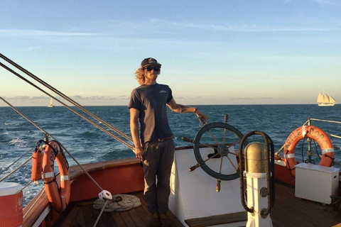 La goélette Appledore Star de Key West fait une croisière au coucher du soleil au champagne