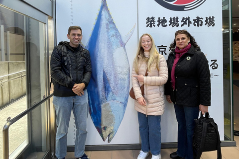 جولة سيرًا على الأقدام في سوق تسوكيجي للأسماك القديم