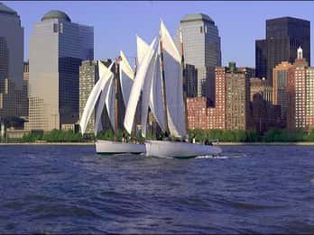 Freiheitsstatue: Segeltörn mit Schoner Adirondack Freiheitsstatue: Segeltörn mit Schoner Adirondack