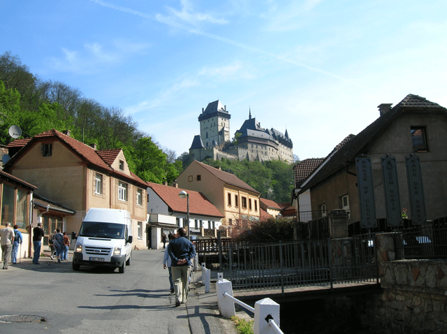 Karlstejn Castle & Crystal Manufactory - Private Tour