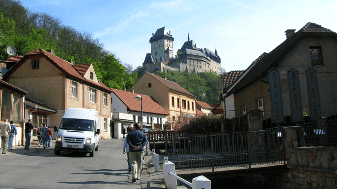 karlstejn castle crystal manufactory private tour
