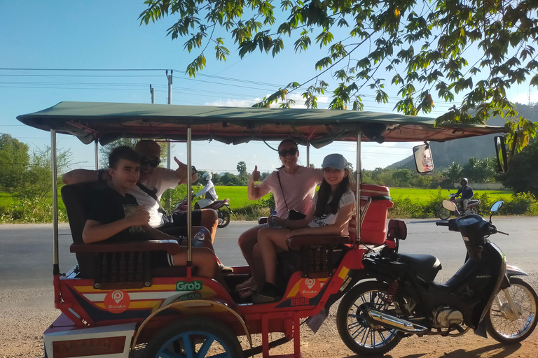 Tuk Tuk am Morgen: Stadt, Kunsthandwerk, Tötungsfeld, TempelTuk Tuk am Morgen: Kunsthandwerk, Tempel, Killing Field,