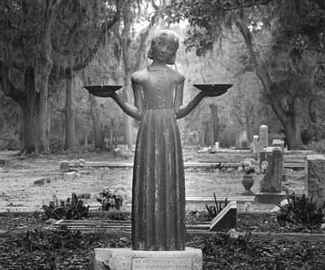 savannah midnight in the garden of good and evil walk