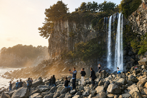 Jeju: Full-Island Top Highlights Day Tour with UNESCO Sites
