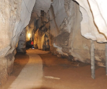 Grotte di Amboni in auto dalla città di Tanga
