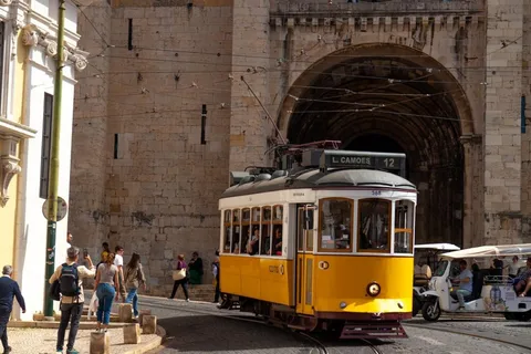 Lisbon Tram 28 Route : Electric Tuk Tuk | Professional Guide