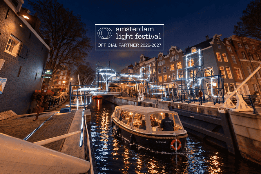 Amsterdam: Überdachte Bootsfahrt zum Lichterfest, Glühwein und Snack. Foto: GetYourGuide Amsterdam: Überdachte Bootsfahrt zum Lichterfest, Glühwein und Snack. Foto: GetYourGuide