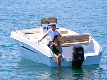 Torrevieja: noleggio barca privata con skipper locale.