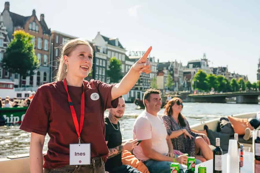 Amsterdam: Deutsche Grachtenfahrt mit Getränkeoption. Foto: GetYourGuide Amsterdam: Deutsche Grachtenfahrt mit Getränkeoption. Foto: GetYourGuide