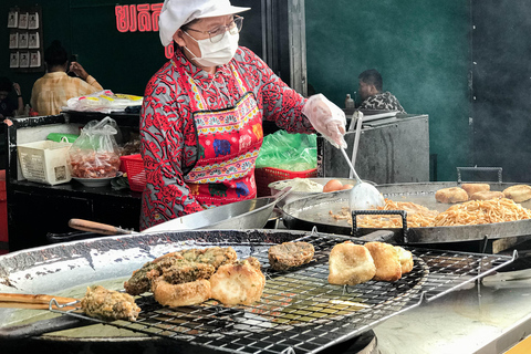 Phnom Penh: Sunset Cruise & Evening Food Tour