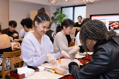 شيبويا طوكيو: دورة تحضير السوشي (نباتي/حلال)قائمة السوشي العادية (خالية من الغلوتين *تشمل الأسماك)