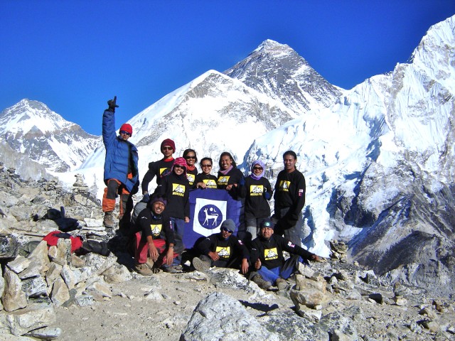 Visit Nepal: 16-Day Everest Base Camp Wellness and Culinary Trek in Barcelona
