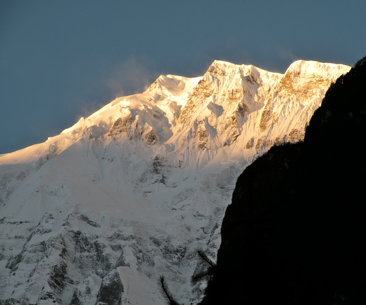 Mini Annapurna Circuit Trek: Wellness and Culinary Adventure