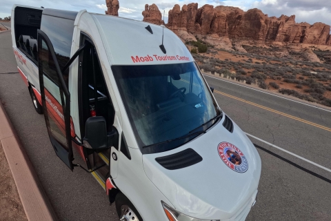 From Moab: Arches National Park Scenic Tour with Short Hikes 7:45 AM | Arches National Park Scenic Tours From Moab