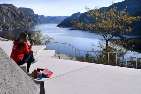 Lysefjord Minibus Excursion and Optional Speedboat Safari Lysefjord Minibus Tour