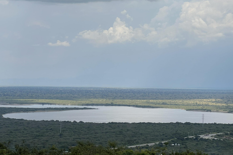 Kasese: 3 Day Queen Elizabeth Classic Safari & Boat Safari