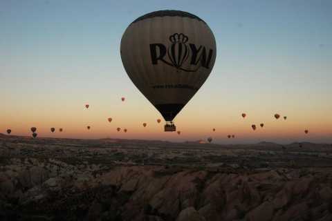Kapadocja: Royal Queen Hot Air Balloon Tour o wschodzie słońca