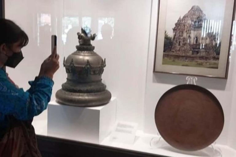 Yogyakarta: Sonobudoyo Museum After lunch Tour with Cinema