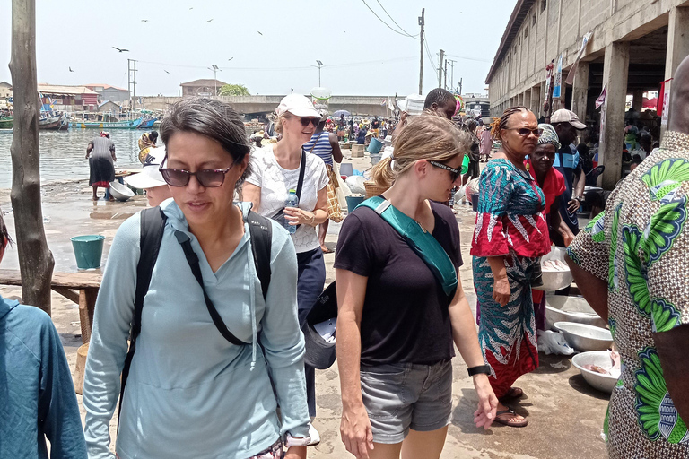 Accra: Cape Coast & Elmina Castles 2-Day Tour & Cruise
