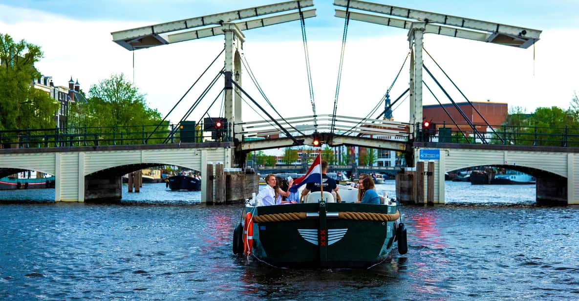 Afbeelding 10 van Amsterdam: de nieuwste grachtenrondvaart met drankje