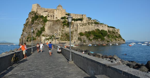 Ischia: Aragonese Castle & Borgo di Celsa Historical Walk