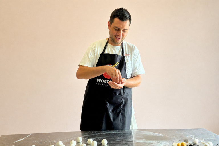 Guangzhou: Cooking Class Coconut Mochi DIY with Tea Tasting