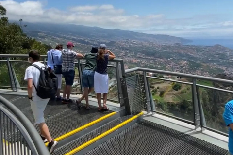 Skywalk and Fishing Village Tuk-Tuk Tour (Cabo Girão)