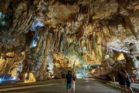 Ab Málaga: Höhle von Nerja, Nerja und Frigiliana Tagestour