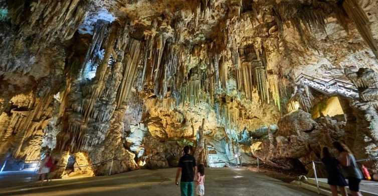 Ab Málaga: Höhlen von Nerja, Nerja und Frigiliana Tagestour