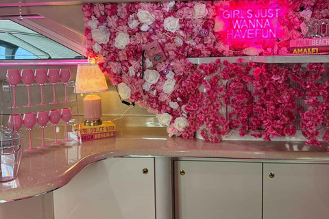 Pink Yacht Experience through The Heart of Miami