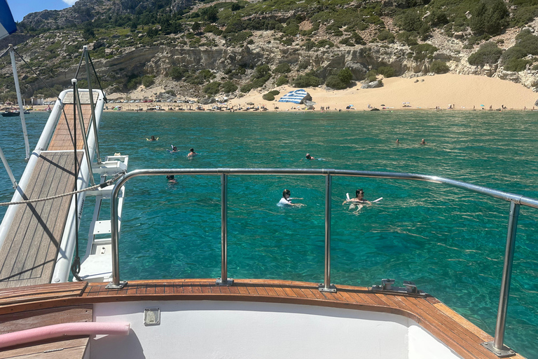 Kolympia : croisière d&#039;une journée en yacht avec transfert, repas et boissons