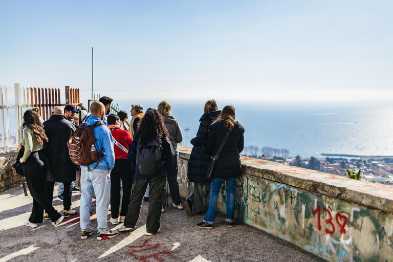 Neapol: Wycieczka piesza po kontrastujących dzielnicach z kolejką linową