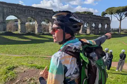 Roma: Tour in e-bike della Via Appia, Catacombe, Acquedotti e Trasferimento