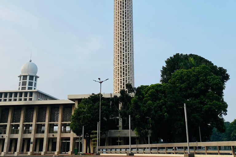 Jakarta: Old Town Tour with Guide and Entry to Museum
