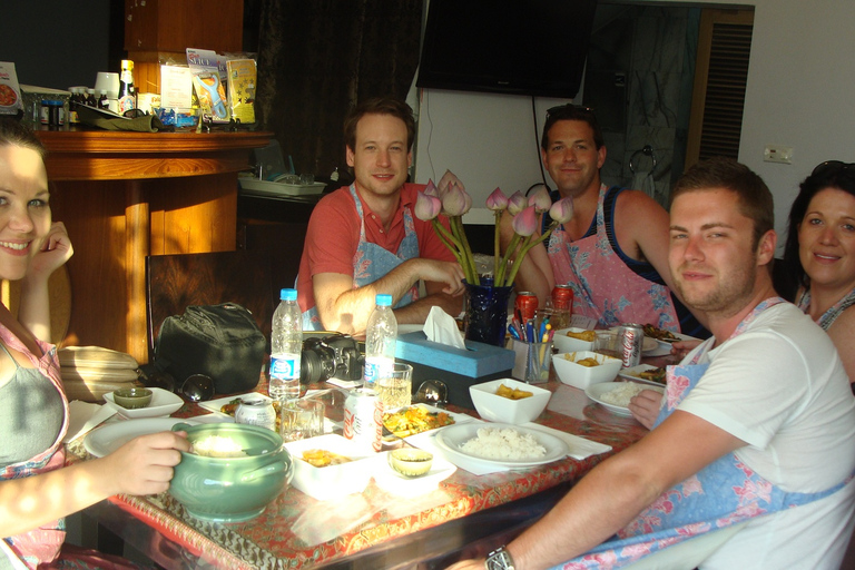 Phuket: Halbtägiger authentischer Thai-Kochkurs &amp; MarkttourMittagsunterricht (keine Markttour)