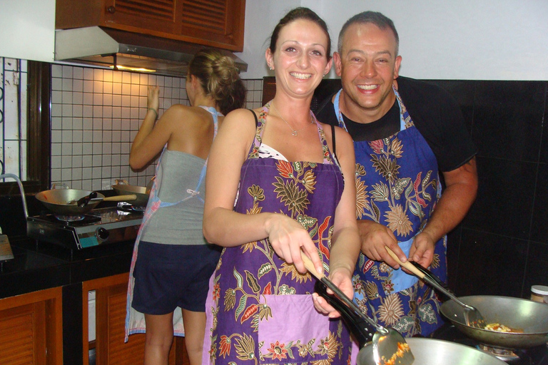 Phuket: Halbtägiger authentischer Thai-Kochkurs &amp; MarkttourMittagsunterricht (keine Markttour)