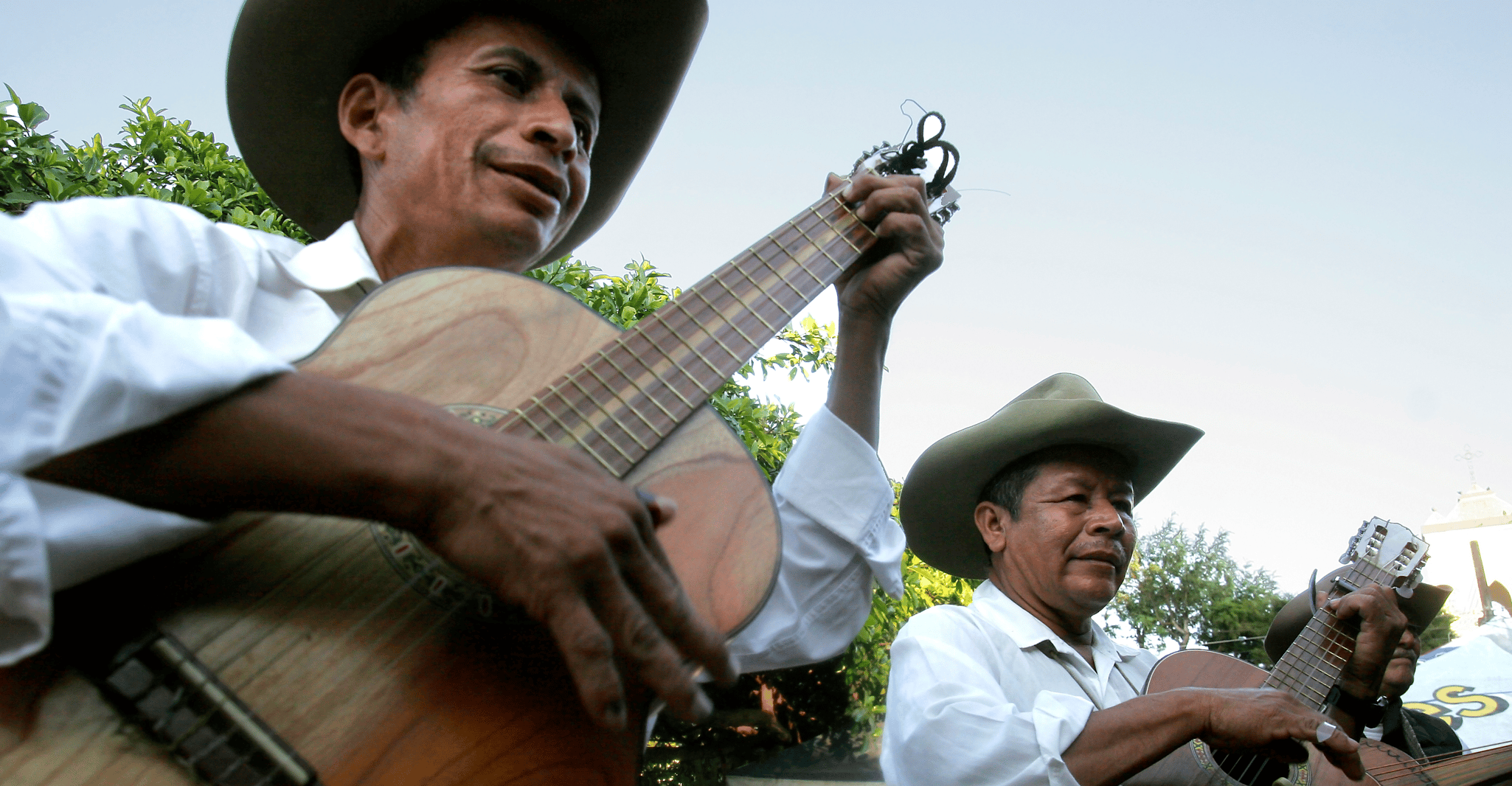 Flowers Route Tour-Colonial Towns & Handicraft. - Housity