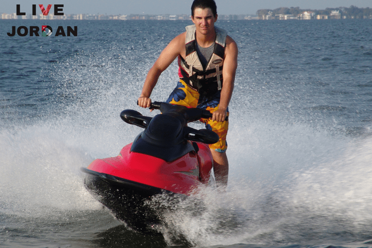 Aqaba : All Water Sports Adventure in the Red Sea Water Skiing 30 minutes with Training