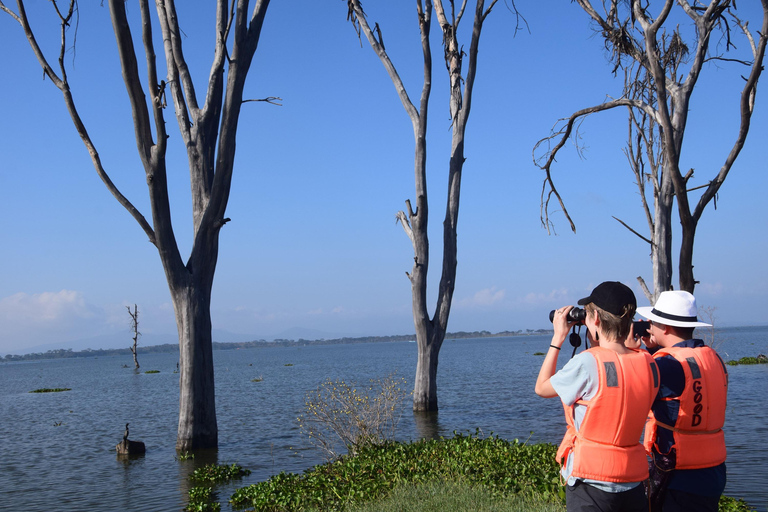 Discover Aberdare Park, Lake Naivasha & Hells Gate (3 days) Aberdare Park, Lake Naivasha & Hell's Gate (from Nairobi)