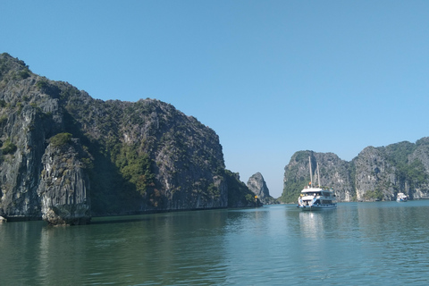 Von Ha Noi - Ganztagesausflug Ha Long Bay