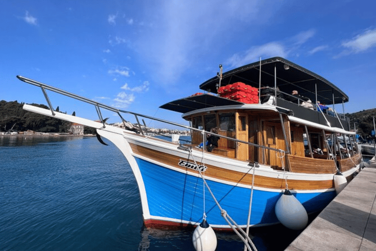 Three Island Boat Tour With LunchThree Island Boat Tour With Lunch with hotel pick up