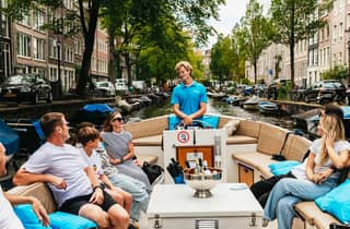 Amsterdam: Grachtenrundfahrt im offenen Boot mit Getränkeoption