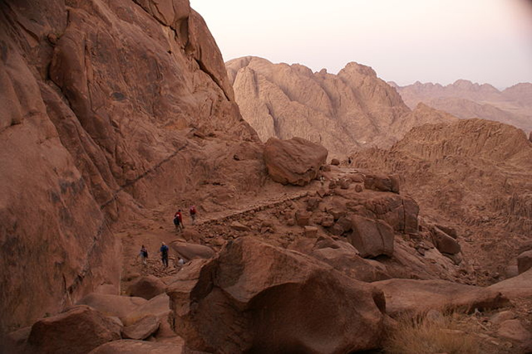 Excursão noturna ao Mosteiro de Santa Catarina saindo do CairoPernoite em St. Catherine