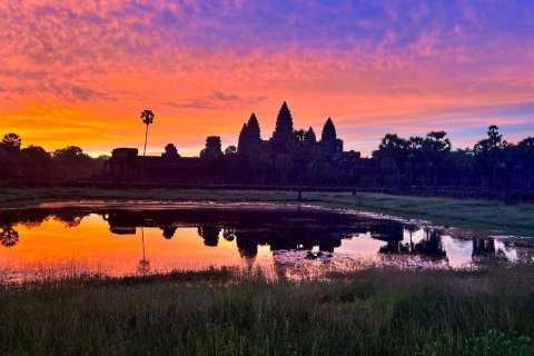 Angkor Wat: Highlights and Sunrise Guided Tour Small Group Angkor Wat Full-Day Sunrise Tour