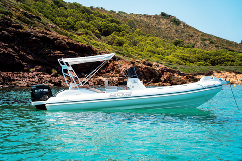Experience the best sunset on a boat from Fornells Experience the best sunset by boat from Fornells