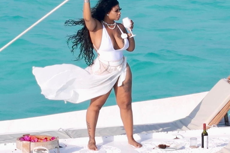 Prywatny rejs łodzią dhow po Zanzibarze z filmem i zdjęciami