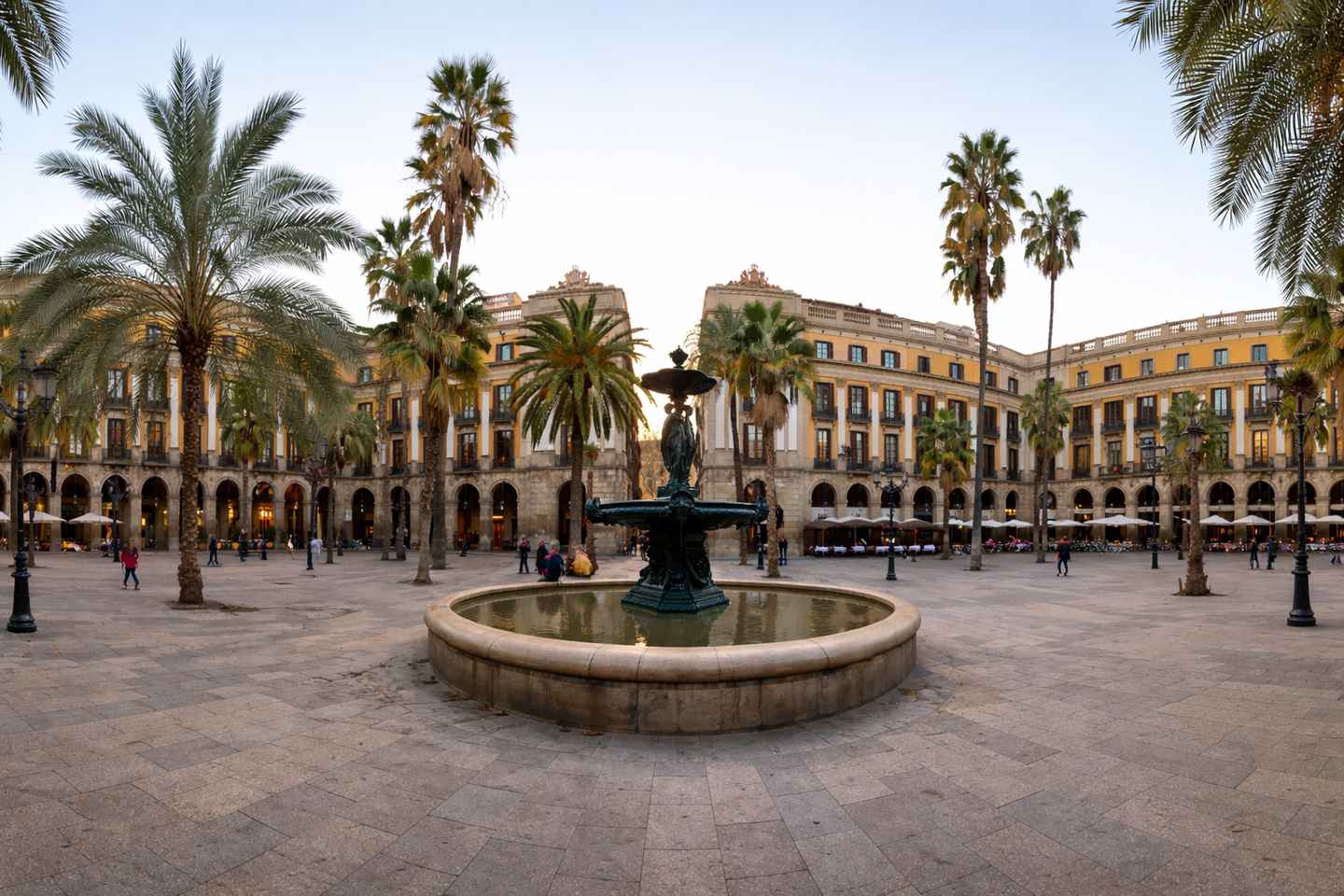 Barcelona: Old Town and Gothic Quarter Walking Tour