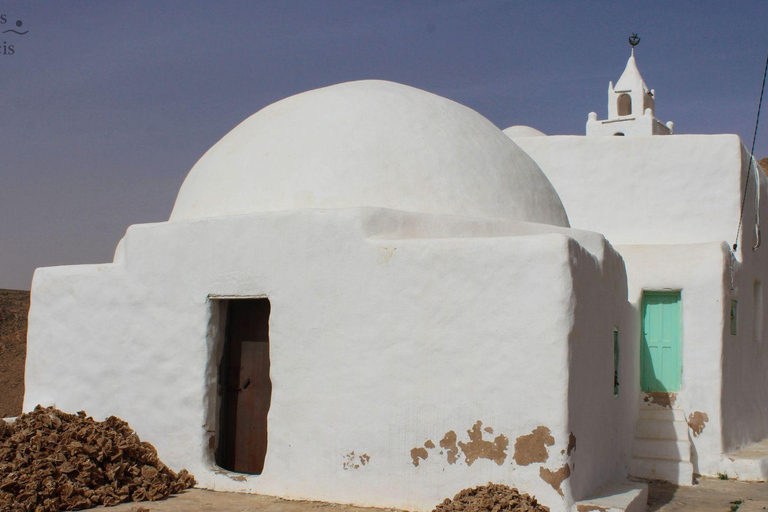 Djerba: Private Excursion to Ksar Ghilane & Tataouine in 1 Day Desert Djerba: Private Day Trip to Ksar Ghilane & Tataouine in the Desert